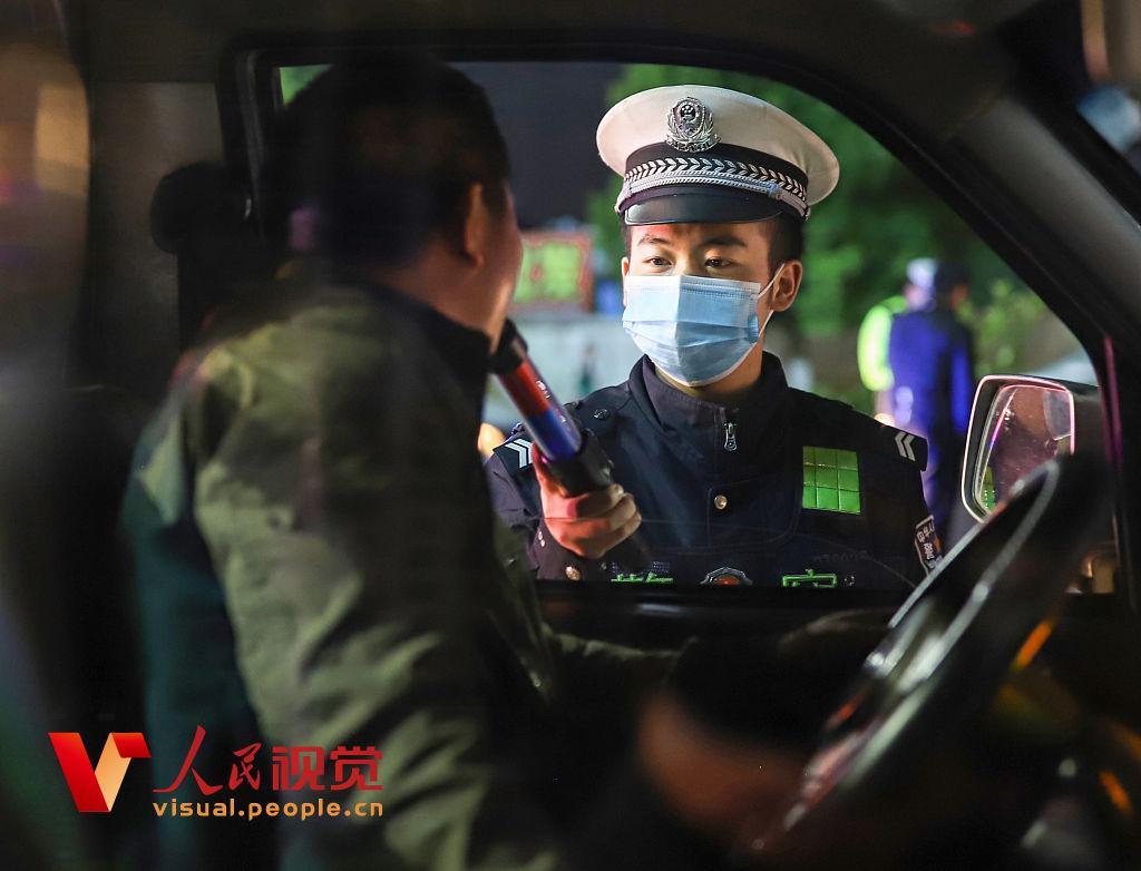 男女性高爱潮免费网站:黔东南驾驶员最新招聘,男女性高爱潮免费网站与黔东南驾驶员最新招聘，探索交流与职业发展的交汇点