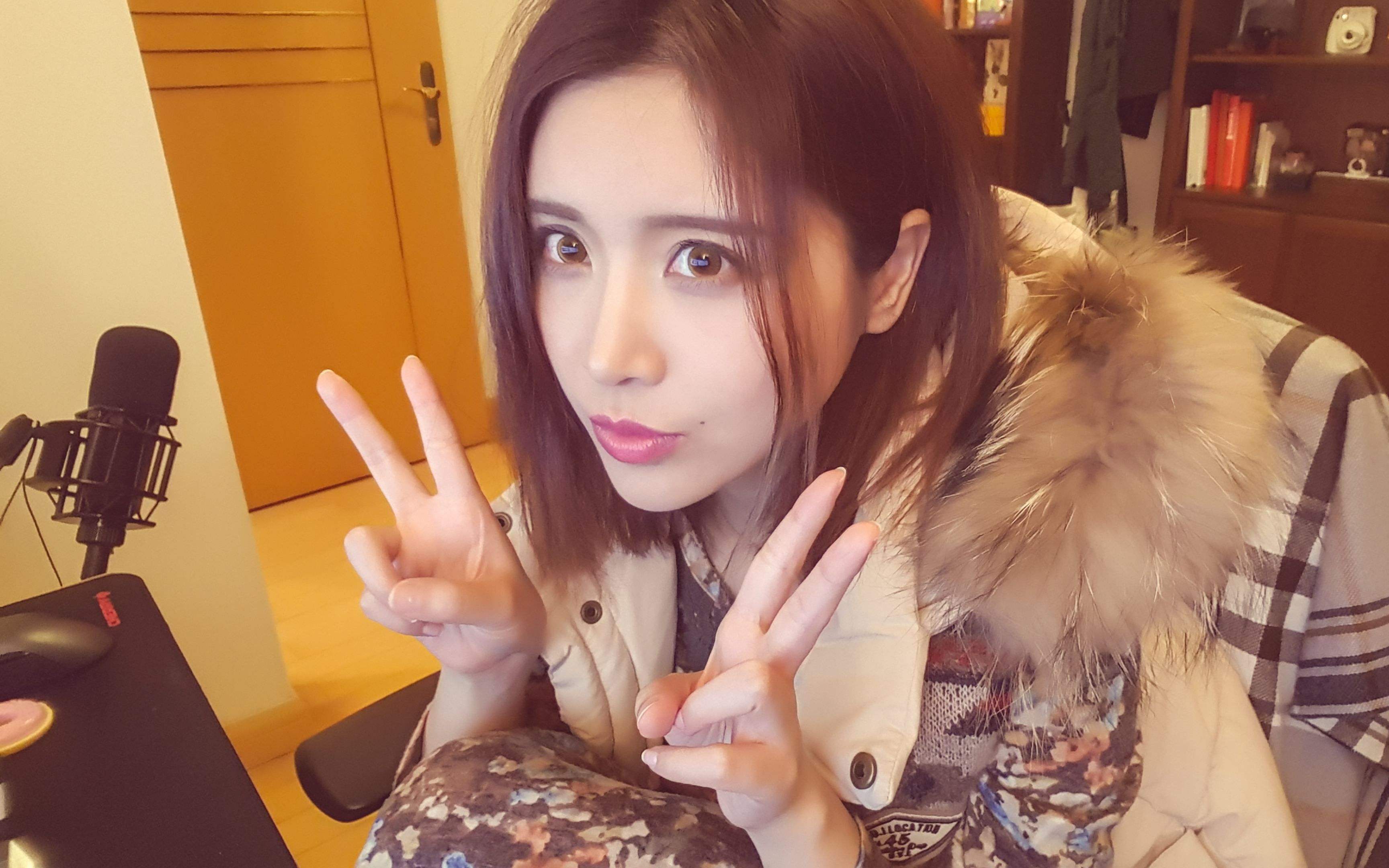 少妇真人直播免费视频:01-18-22-28-38-46C：01,探索现代网络现象，少妇真人直播免费视频及相关话题的深度解析