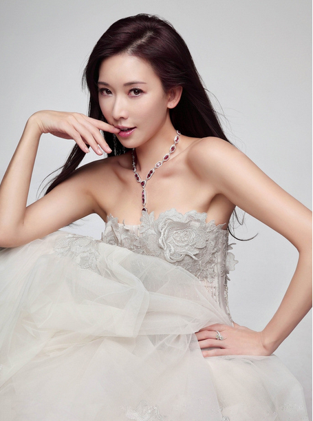 新婚少妇无套内谢国语播放:08-13-20-26-37-46Q：11,新婚少妇的无套生活，探索真实与私密之间的边界