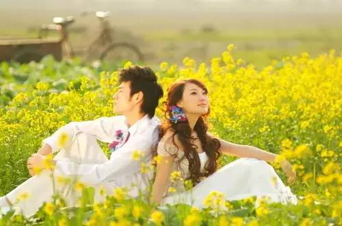 丁香五月好婷婷深深爱:09-15-22-25-38-46Q：09,丁香五月好婷婷深深爱，一场时光与情感的交织