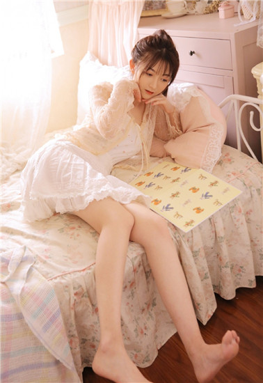 国产18禁美女裸体爆乳无遮挡app:01-06-07-09-16-29A：43,国产APP中的禁忌内容与审美探讨——以美女裸体爆乳无遮挡APP为例
