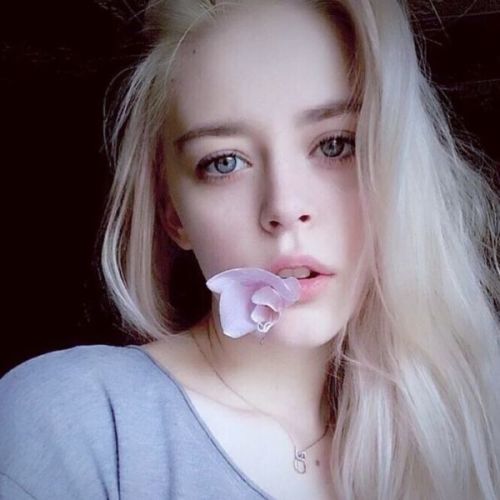 欧美videos另类色hd老妇人:07-25-32-37-43-45G：39,欧美另类色视频中的老妇人，探索与反思