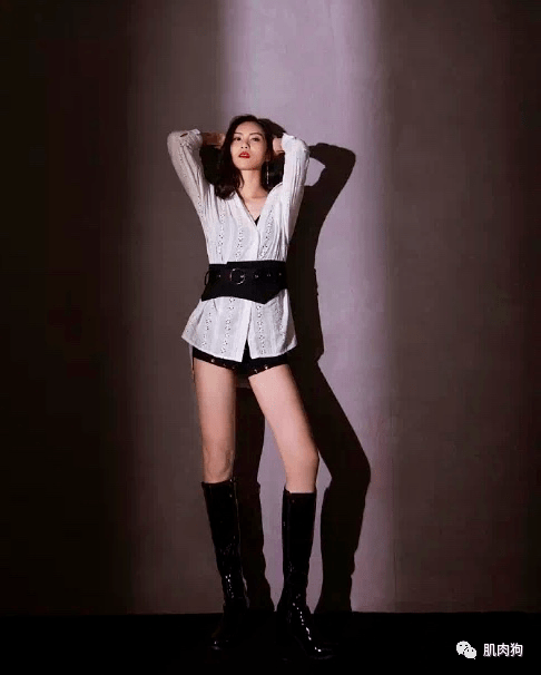 JIZZ国产丝袜18老师女人生产:14-17-20-27-45-46F：13,关于国产丝袜与女性生产的话题研究
