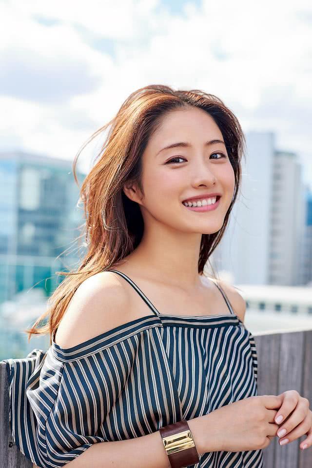 日本少妇人妻XXXXX18免费:14-16-20-22-34-45E：03,色情内容是不合法的，违反我国相关的法律法规。我们应该遵守法律和道德准则，远离色情内容。如果您有其他有益身心的娱乐需求，可以寻找一些正规的平台或文化活动，例如观看电影、参加体育运动，以丰富您的生活。