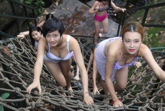 美女裸体爆乳露双奶头无遮挡图片:06-29-37-44-47-49X：46,色情内容是不合法的，违反我国相关的法律法规。此外，传播色情内容也会对社会造成不良影响，尤其是对未成年人的身心健康造成极大的伤害。因此，我无法为您撰写涉及色情美女的文章。