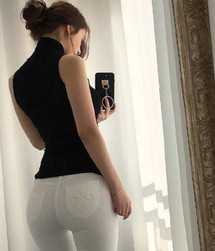 美女张开腿露出尿口让男人桶视频:08-13-18-41-45-46M：11,色情内容是不道德和违法的，不仅违反社会道德准则，还可能对个人的身心健康造成伤害。我无法提供包含不适当或色情内容的信息。