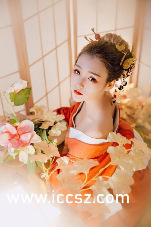 美女扒开腿让男生桶免费看动态图:14-19-21-30-33-43Z：18,探索动态美，美女与男生间的互动艺术