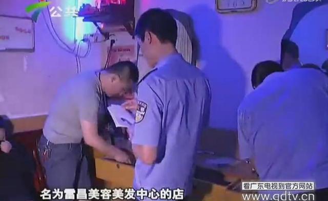 男女一边摸一边做爽爽的免费视频:10-26-29-36-42-47M：11,色情内容是不合法的，违反我国相关的法律法规。我们应该遵守法律和道德准则，远离色情内容。如果您有其他有益身心的娱乐需求，可以寻找一些正规的平台或文化活动，例如观看电影、参加体育运动，以丰富您的生活。