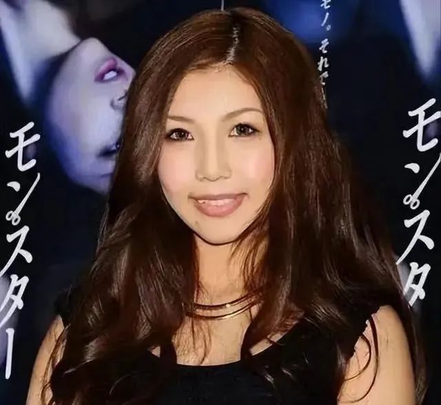 亚洲日韩AV一区二区三区四区:07-26-28-31-47-49Y：12,色情内容是不合法的，违反我国相关的法律法规。我们应该遵守法律和道德准则，远离色情内容。如果您有其他有益身心的娱乐需求，可以寻找一些正规的平台或文化活动，例如观看电影、参加体育运动，以丰富您的生活。