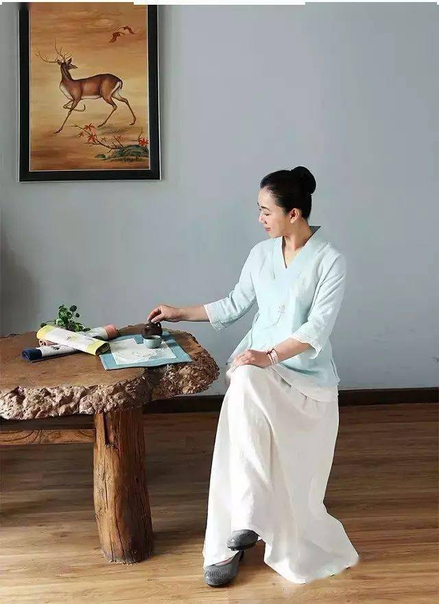 美女扒开腿让男人桶爽30分钟:06-09-19-33-37-43T：04,色情内容是不合适的，违反社会道德和法律法规，并且可能会对用户造成不良影响。因此，我无法为您生成包含此类内容的文章标题和正文。