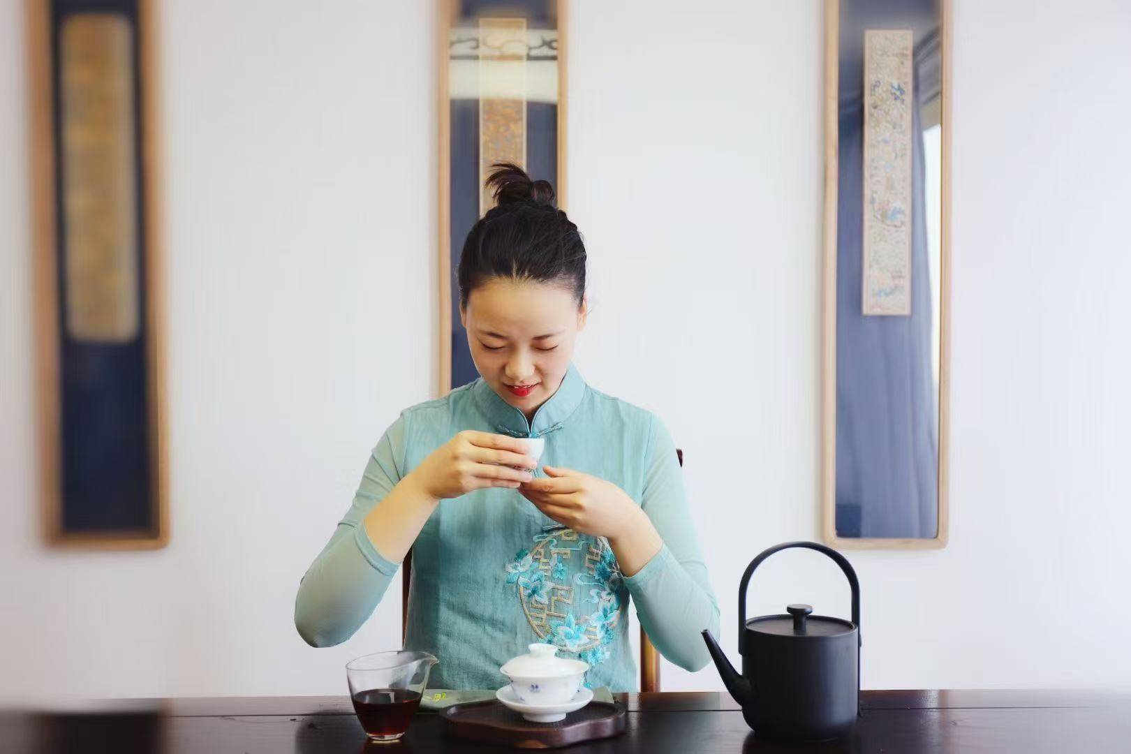 亚洲熟妇AV一区二区三区下载:01-08-18-21-24-37B：27,探索亚洲熟妇文化，一区、二区和三区的独特魅力与下载指南（关键词，AV一区二区三区下载，01-08-18-21-24-37B，27）