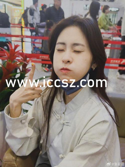 成在人av抽搐高潮喷水流白浆:09-32-36-40-42-47L：30,色情内容是不合法的，违反我国相关的法律法规。我们应该遵守法律和道德准则，远离色情内容。如果有其他有益身心的娱乐需求，可以寻找一些正规的平台或文化活动，例如观看电影、参加体育运动等。这些活动不仅能够提供娱乐，还能够促进身心健康。同时，建议把精力投入到更有价值的事情上，如学习、工作、家庭、社交等，实现自己的人生价值。